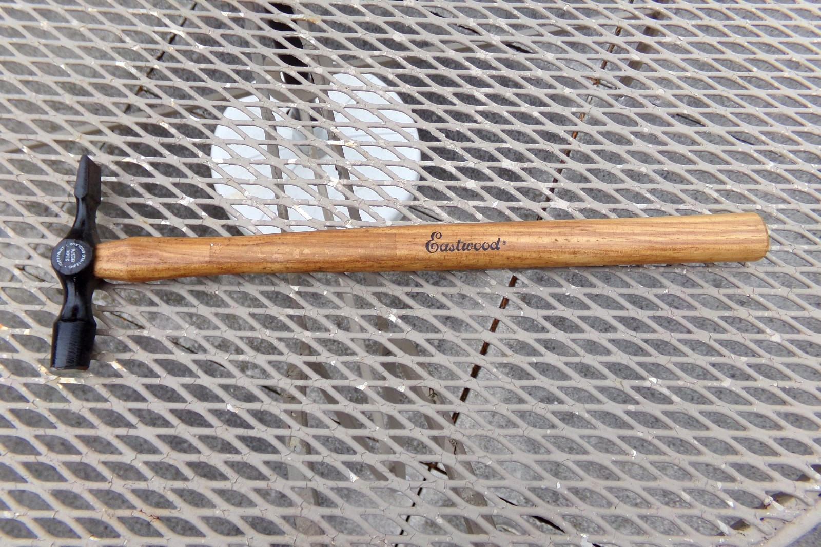 EASTWOOD FOOTPRINT CROSS PEIN HAMMER SHEFFIELD ENGLAND 3 1/2 OZ NICE