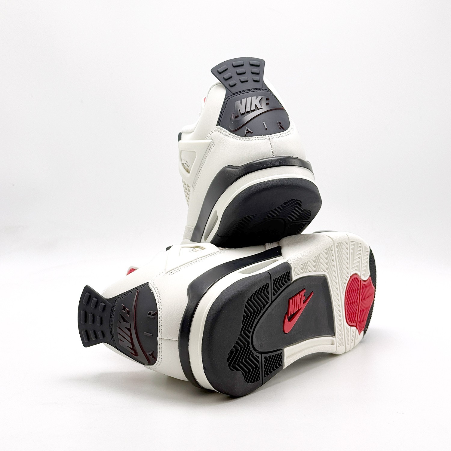 *NEW* Men NIKE Air Jordan 4 Retro "Flight Club" SAIL / BLACK (IM4002 100) 👍