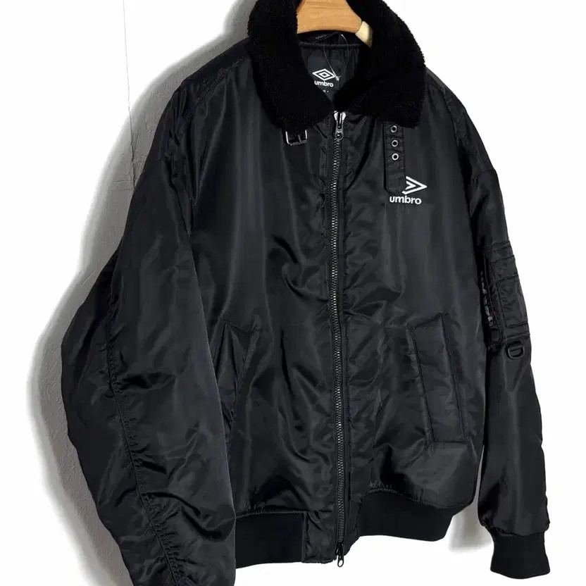 Umbro Bomber Jacket Men’s Size M Good Condition