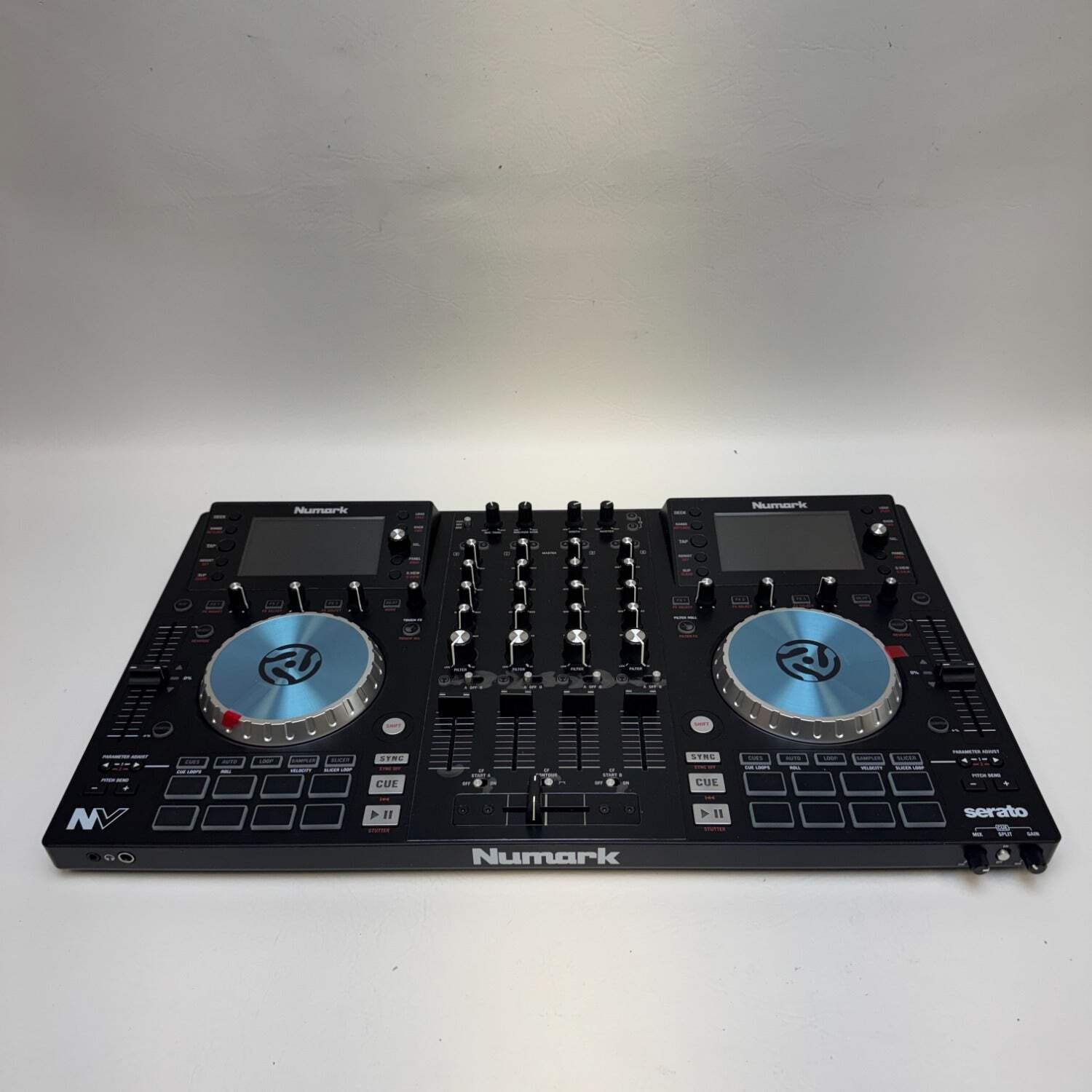 Numark NV 4-Channel Dual-Display Serato DJ Controller