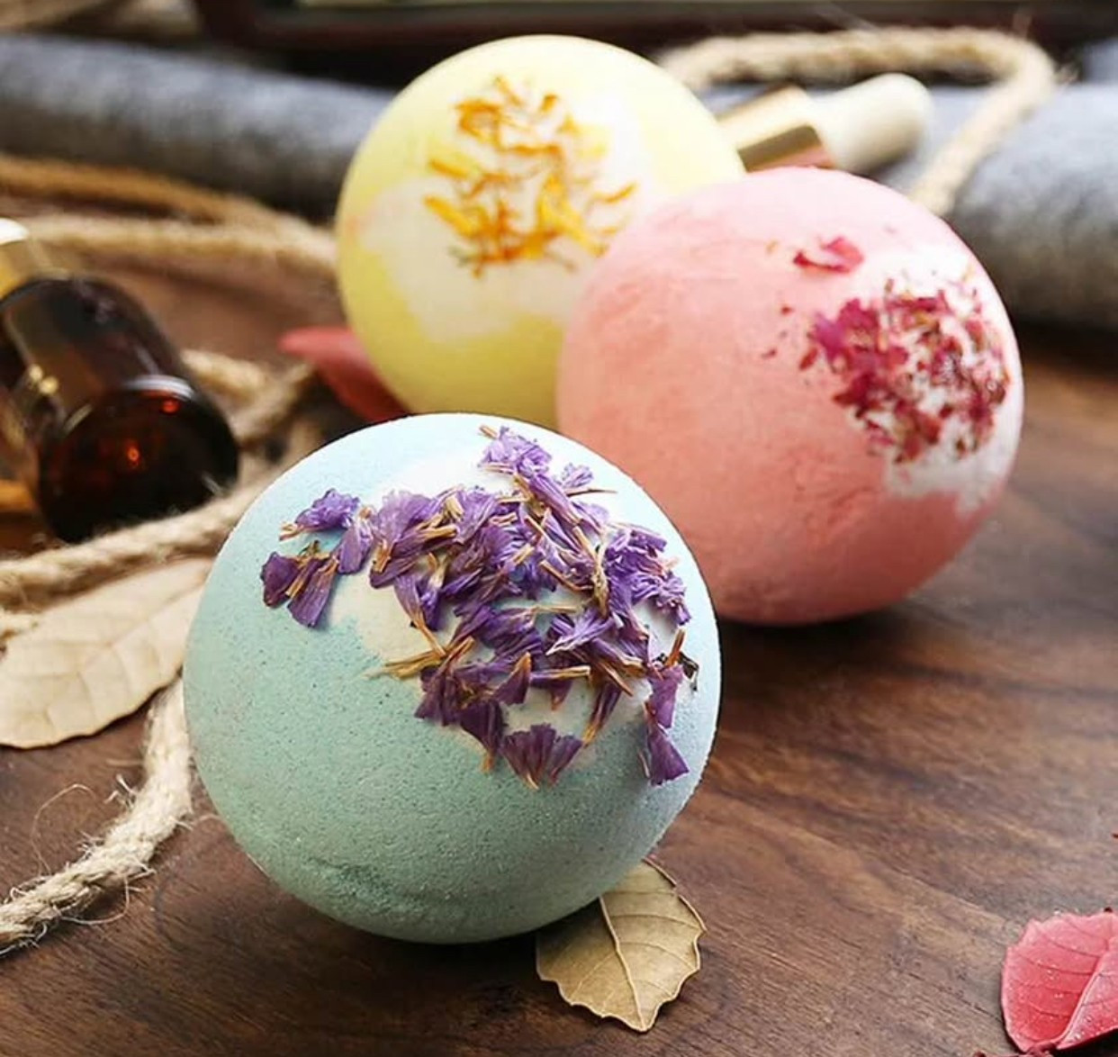 1 Large Assorted Organic Bath Bombs (4.5oz/per one)
