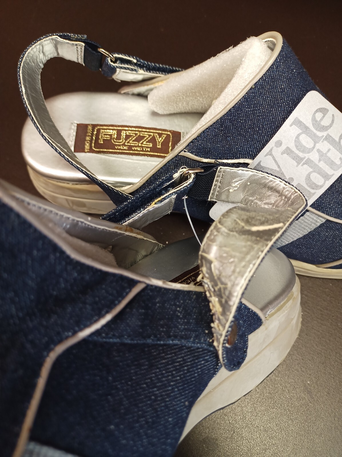 Fuzzy Sandy Women's Wide Width Blue Denim Casual Clogs *** Read Description ***