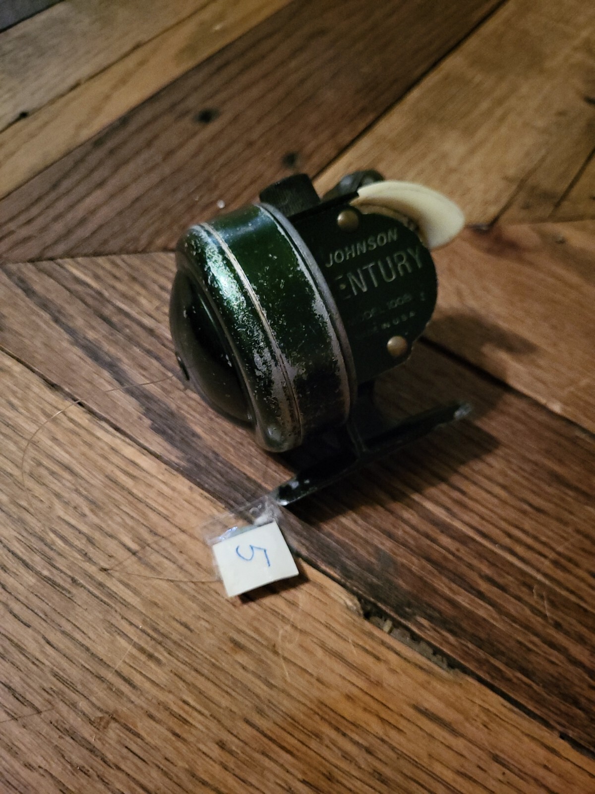 Johnson  Century Model No 100B Spin Cast Reel - Made in USA
