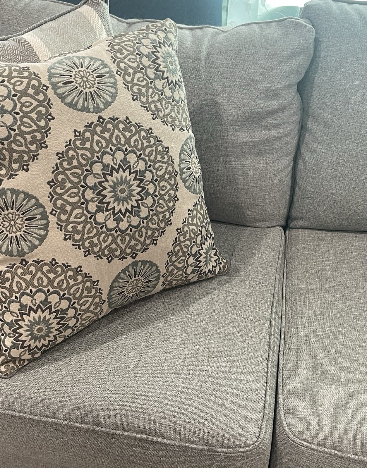 Raymour & Flanigan Kristoff; Couch/Sofa; Ft. Lauderdale FL PICKUP