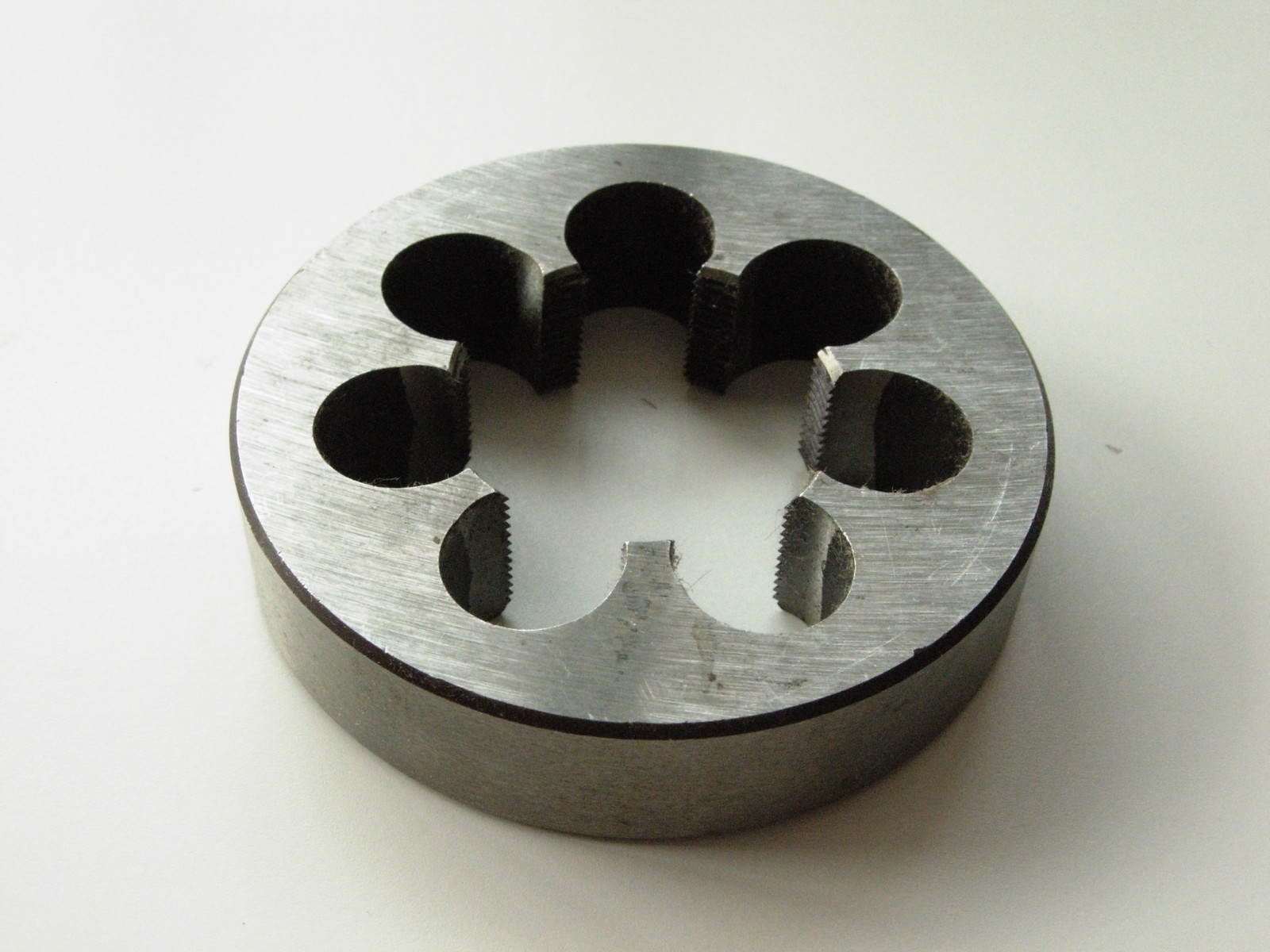 1pc Metric Right Hand Die M34 X 1 1.5 2mm Threading Tools
