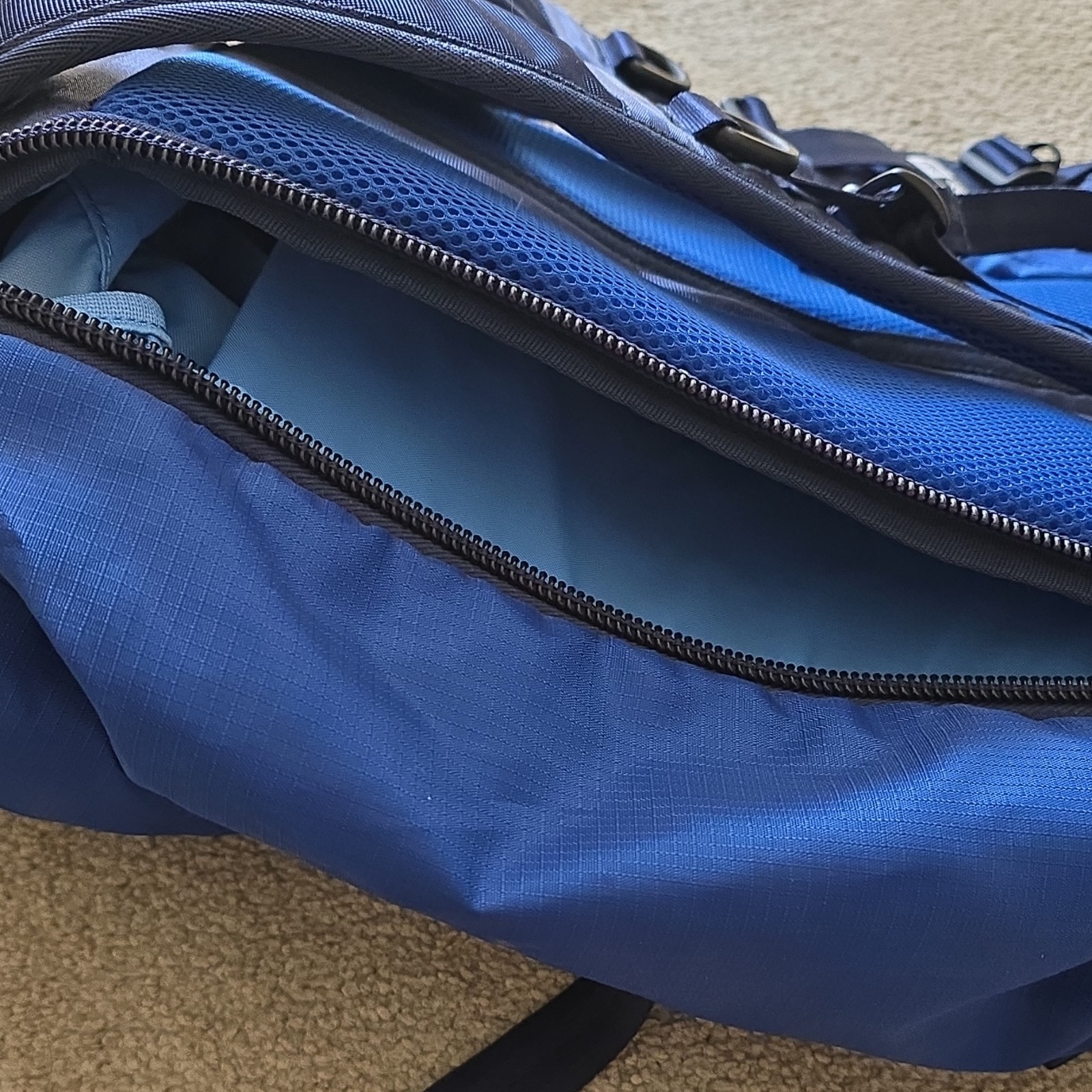 New Era Hiking Backpack Blue/Black Padded Adjustable Straps