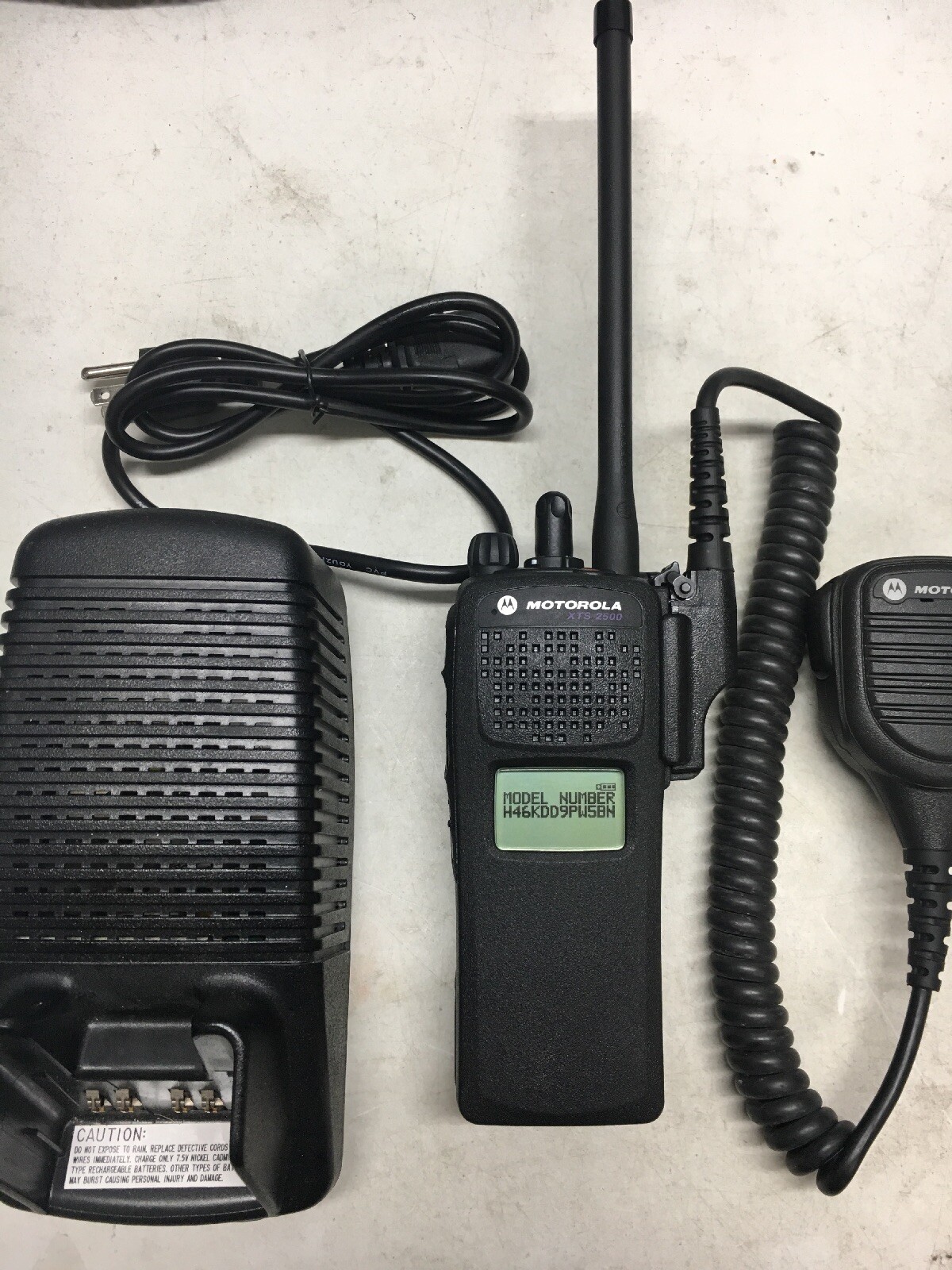 Motorola XTS2500 1.5 VHF 136-174 P25 Digital Radio H46KDD9PW5BN 540008-000488-8