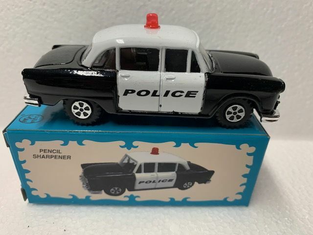 POLICE CAR BLACK & WHITE DIE CAST METAL COLLECTIBLE PENCIL SHARPENER / BOX NEW