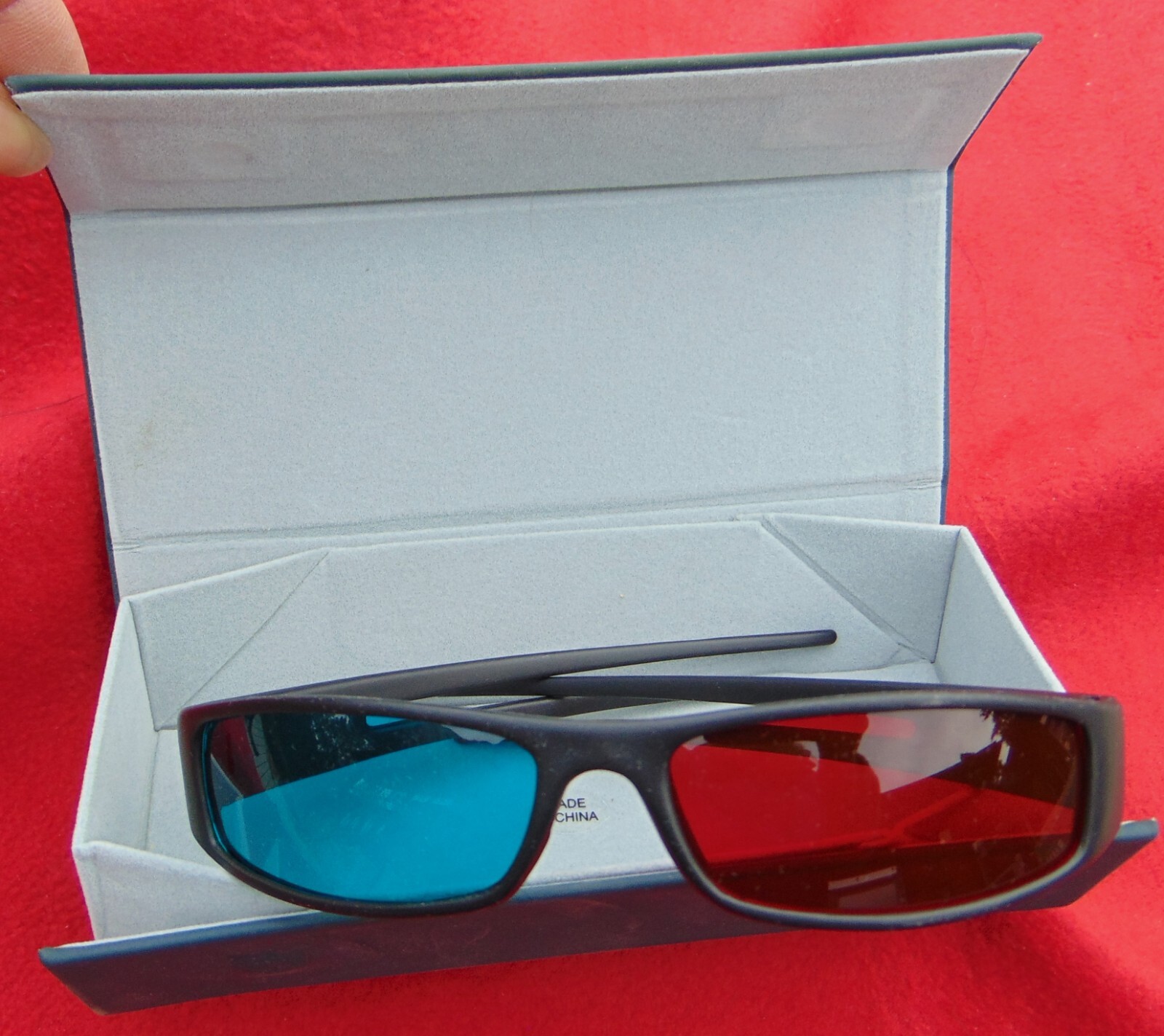"PERRY ELLIS"  3D RED/BLUE GLASSES ~ FOR TV, MOVIES, MAGAZINES~ BRAND NEW/CASE