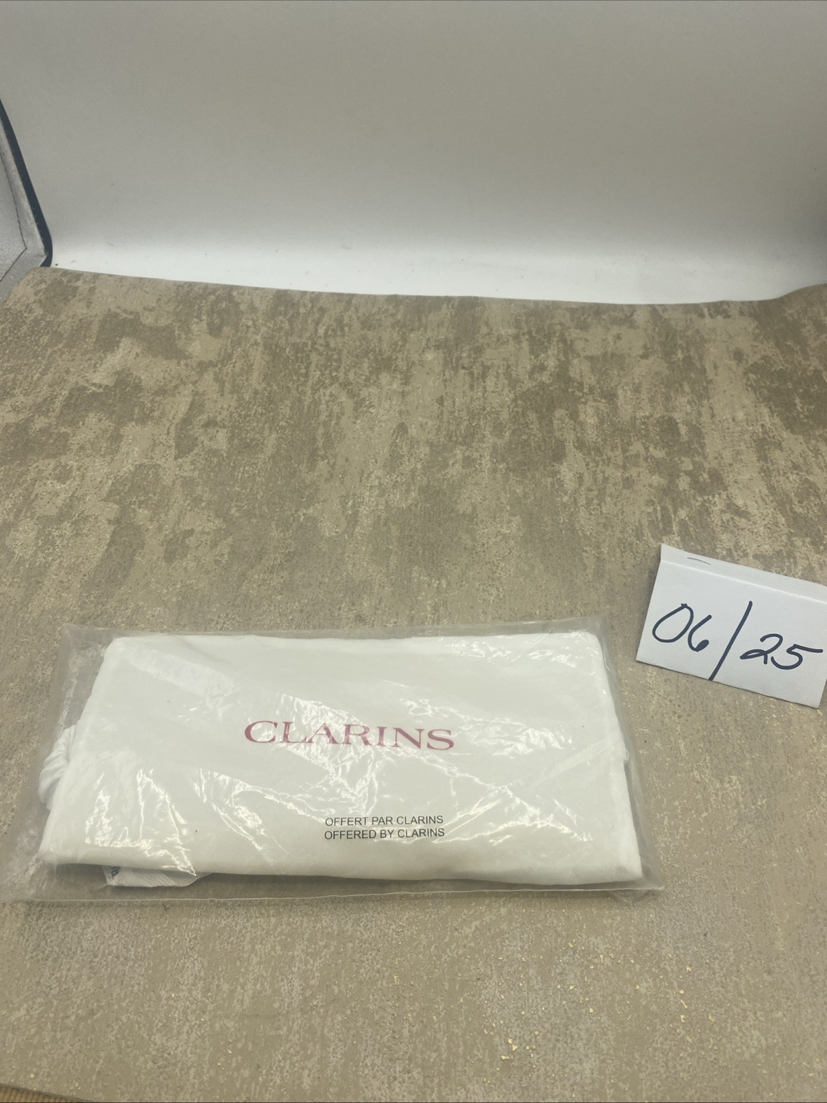 Clarins Hot and Cold Reusable Gel-Based Microbeads Spa Cushion Eye Mask - New