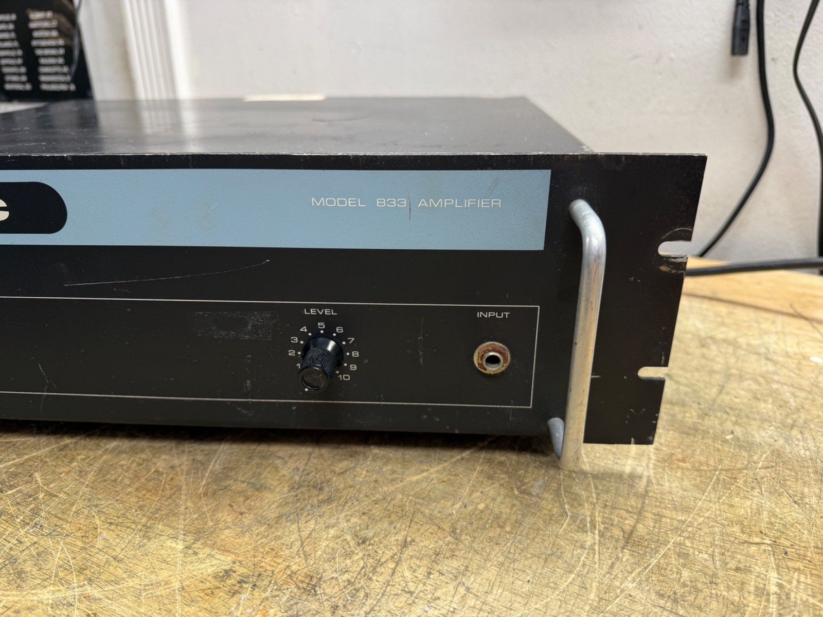 ACOUSTIC 833 POWER AMPLIFIER