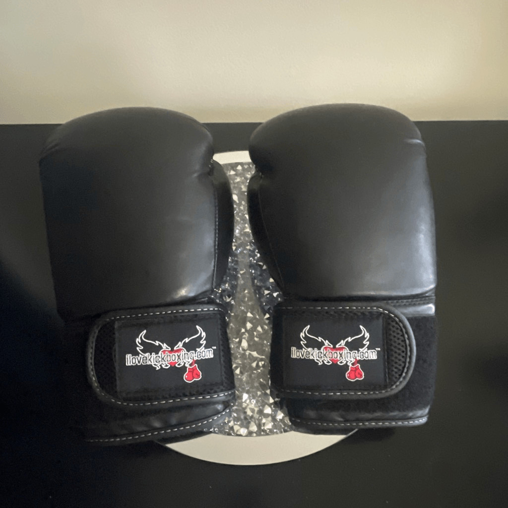 Ilovekickboxing.com unisex century black kickboxing gloves size small