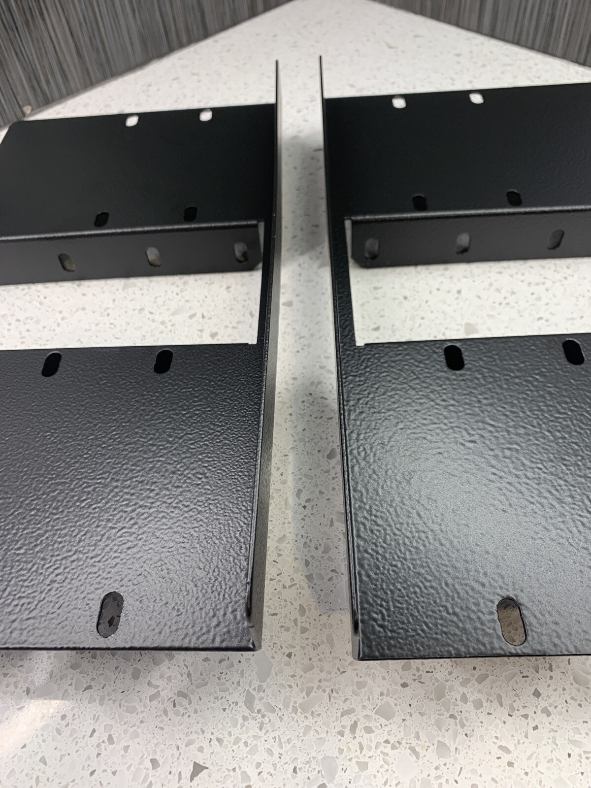 Liebert 4U Center Mount Bracket 4UTELECOMRKIT