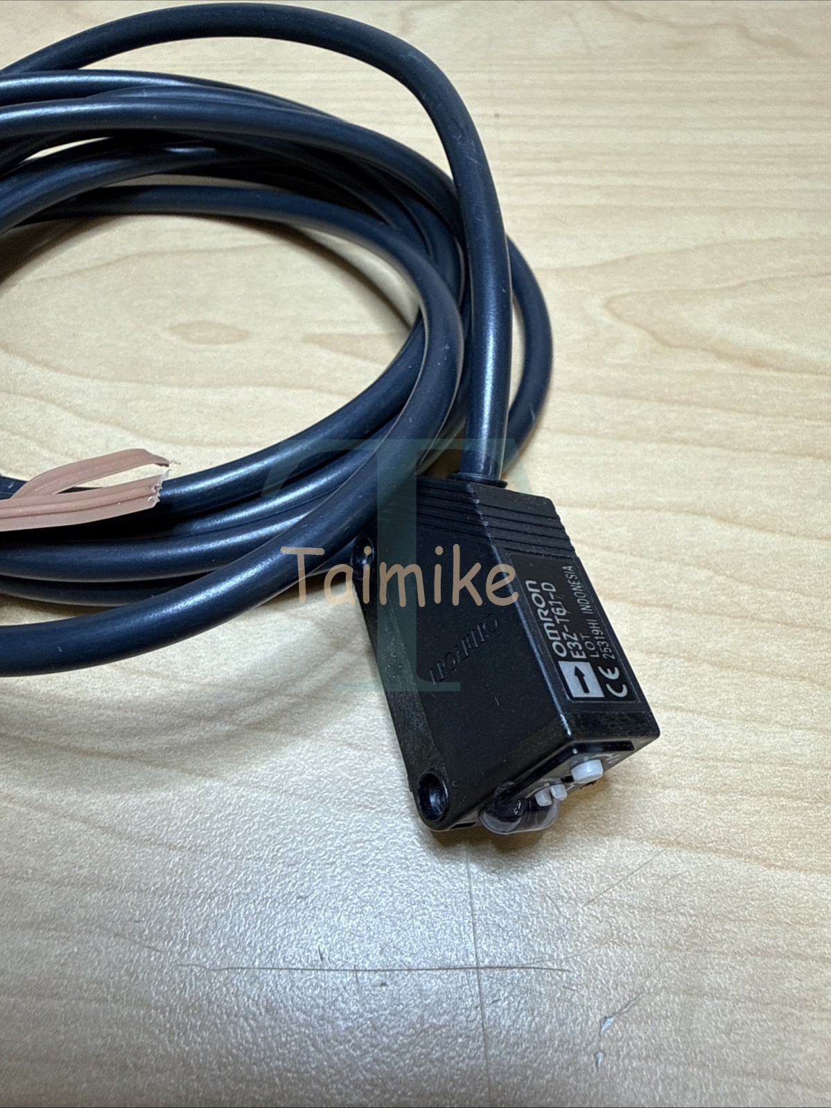 Omron E3Z-T61-D Thru-Beam Photoelectric Sensor
