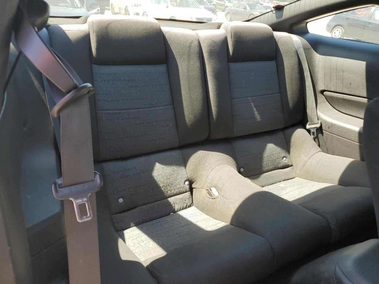 MUSTANG 2008 Glove Box 4859772