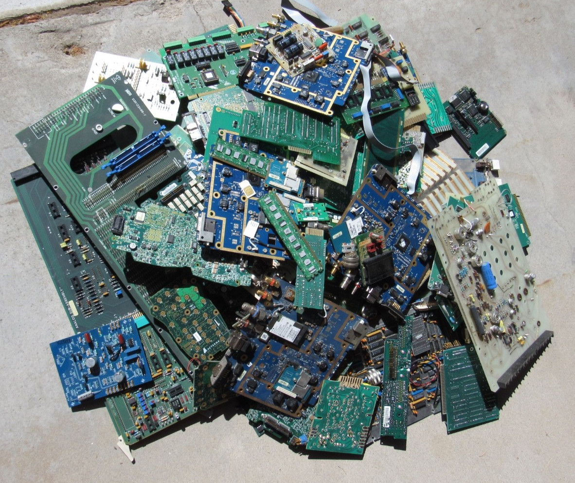 25 Pounds Vintage Collectible Circuit Boards for Gold Silver Recovery