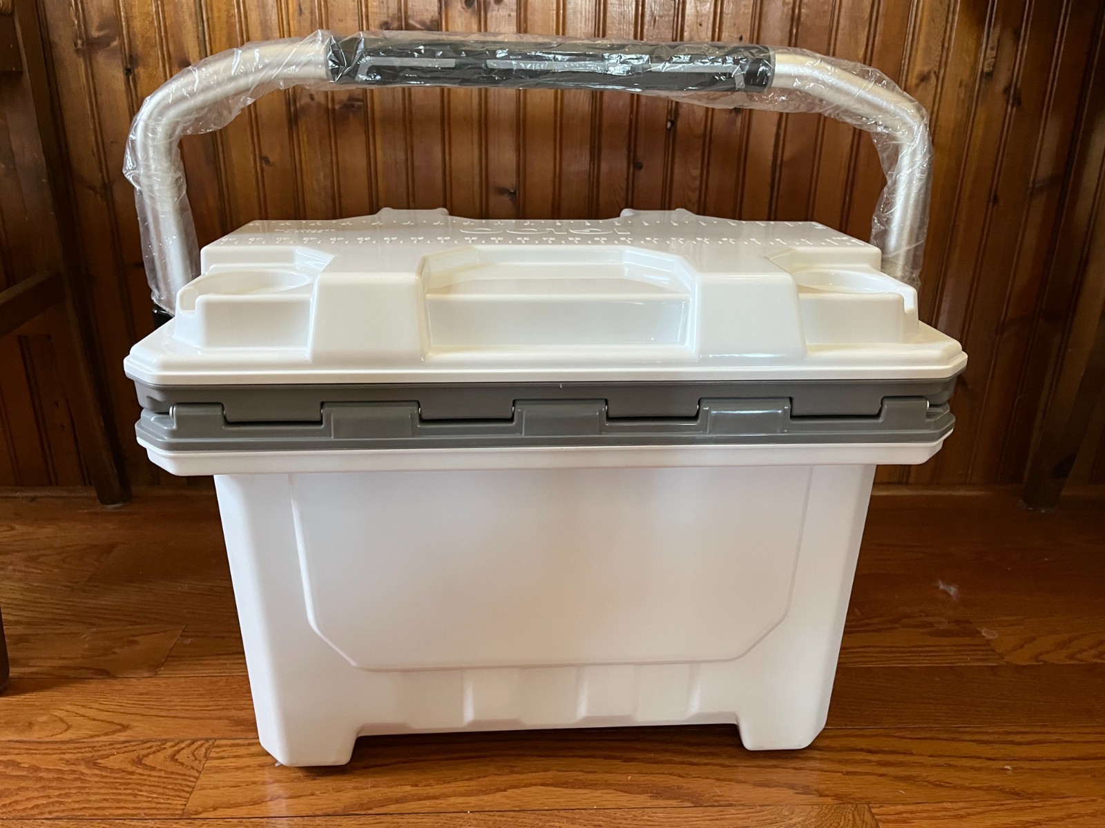 NEW IGLOO IMX 24 QT WHITE COOLER