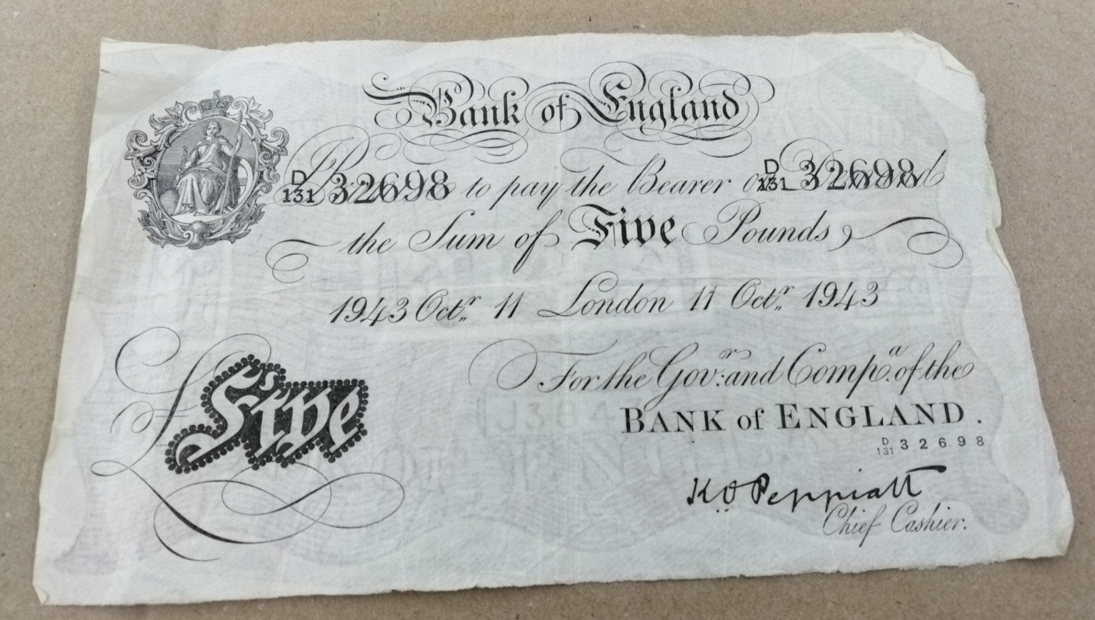 WWII BANK OF ENGLAND OCT 11TH 1943 5 POUND 'WHITE FIVER' NOTE