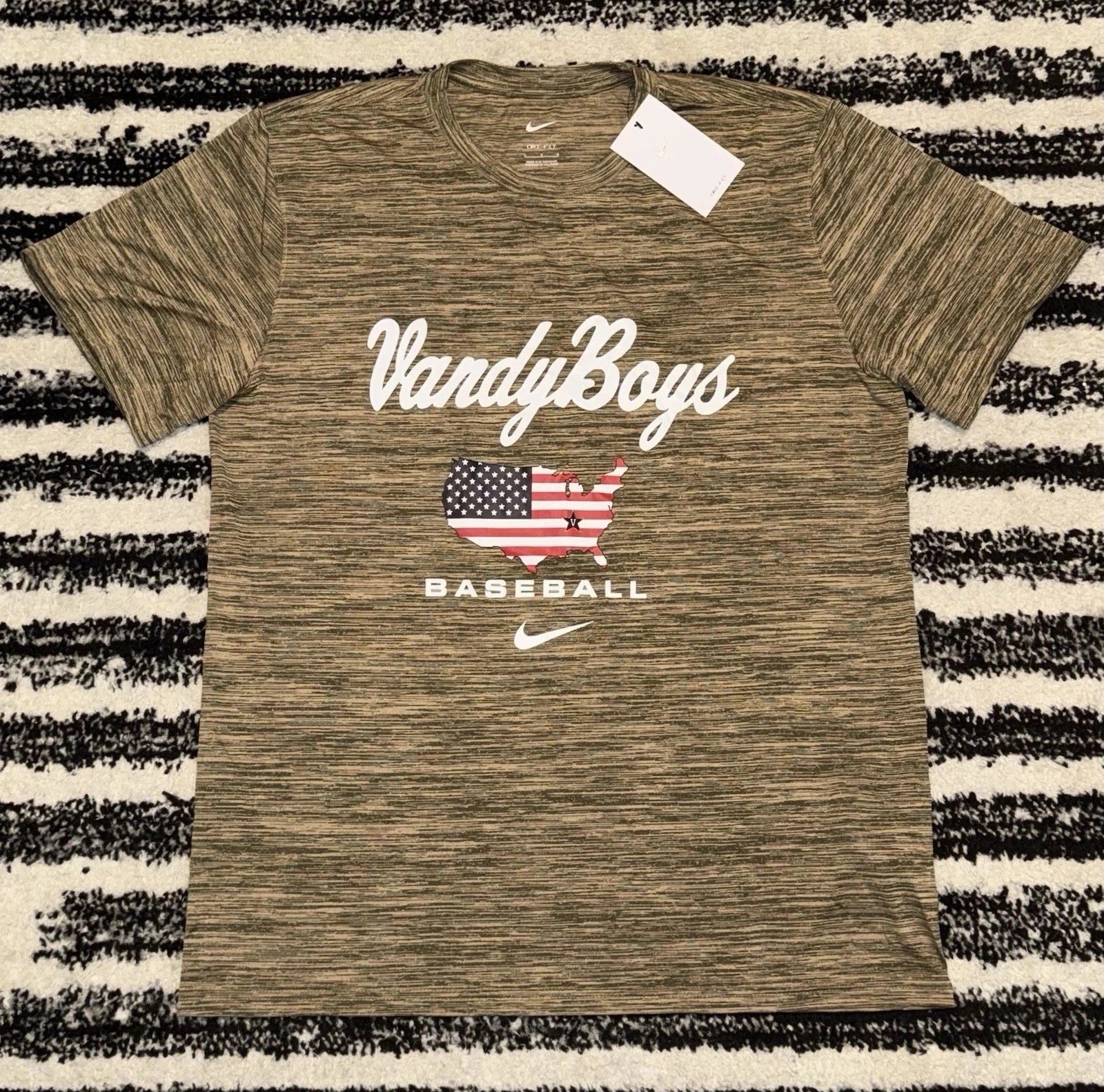 Nike Dri-Fit Vanderbilt Commodores Vandy Boys Team Issued SS Tee T-Shirt Mens XL