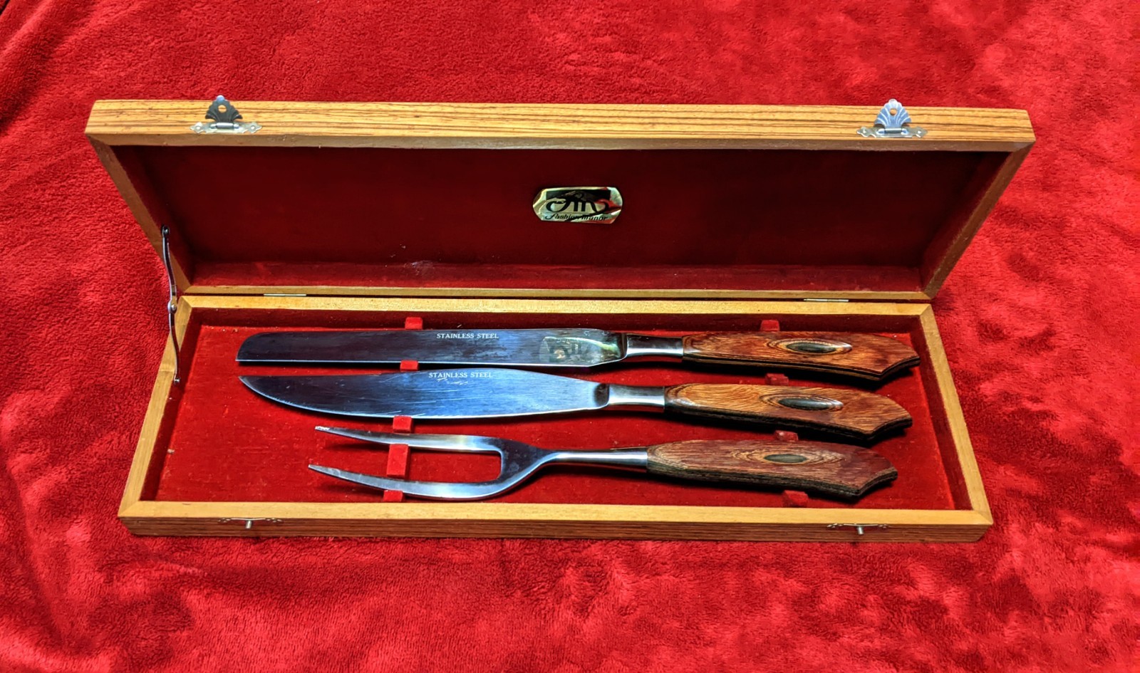 VINTAGE FASHION MANOR  3 PCE STAINLESS CARVING SET CUTLERY IN ORIGINAL WOOD BOX
