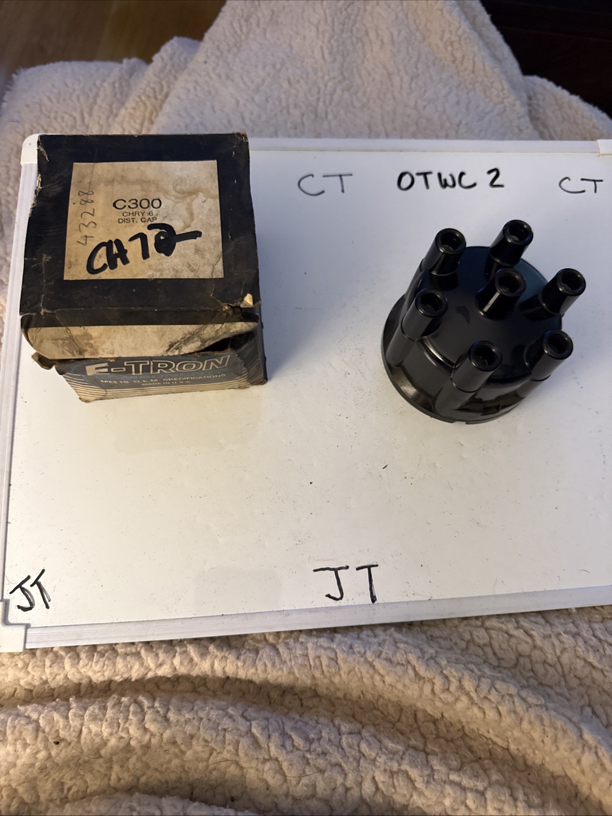 (1) e-tron fits 1960 -1985 amc jeep dodge chysler 6cyl distributor cap Nos OEM