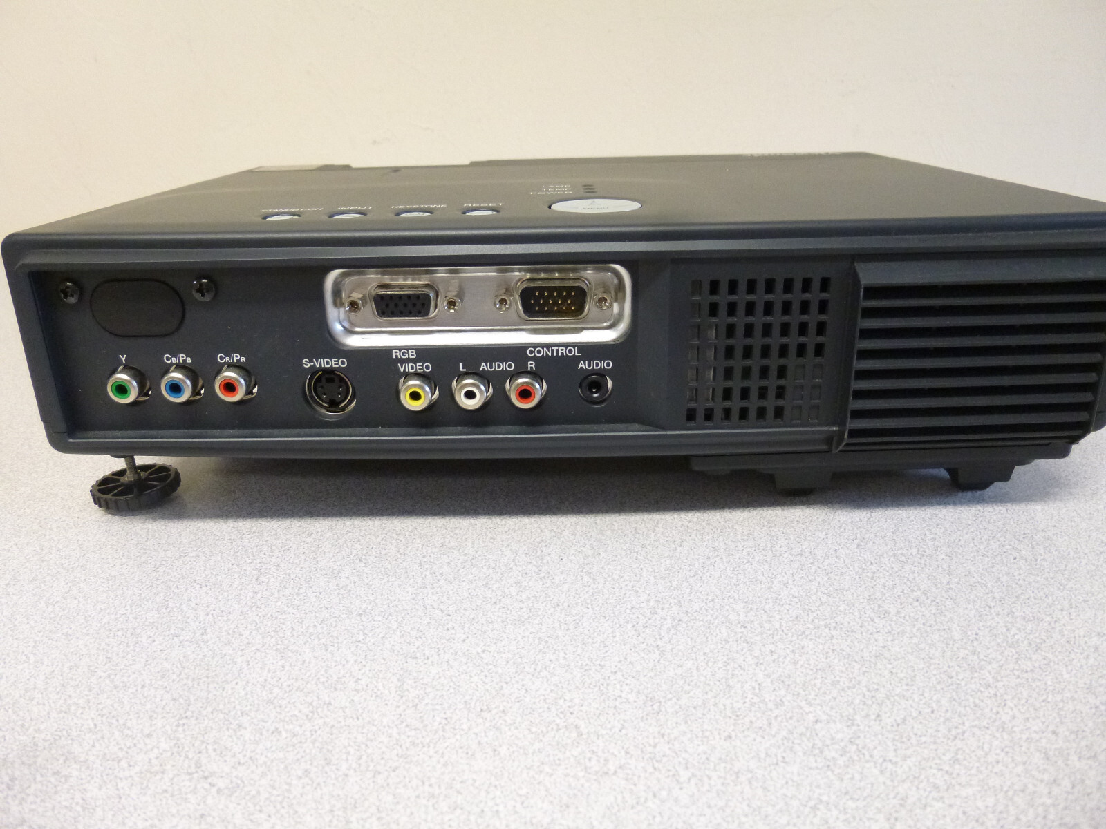 Viewsonic PJ551 Projector With Remote Bundle