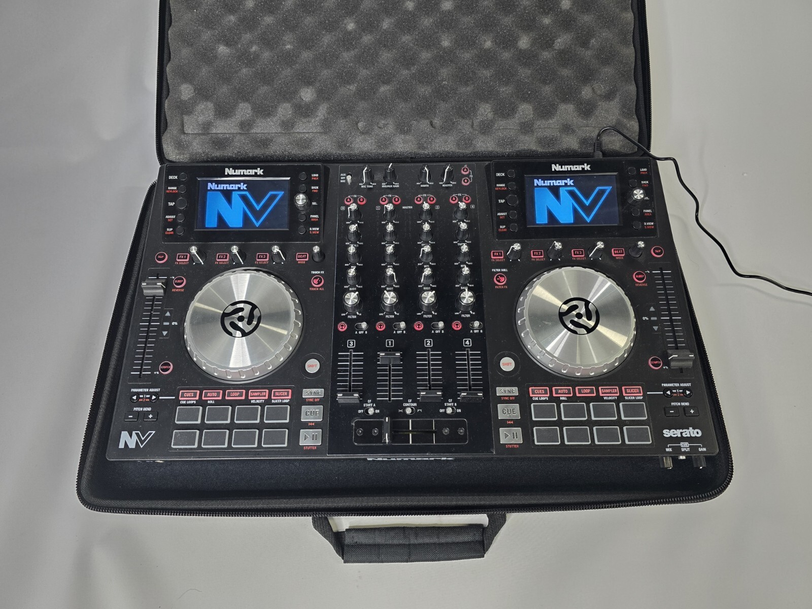 Numark Nv Dj Controller With Carry Case