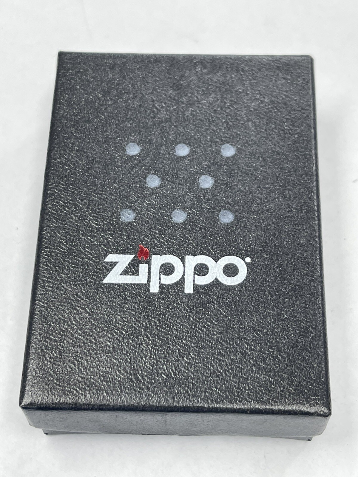 ZIPPO 2004 CROSSWORD PUZZLE WHITE MATTE LIGHTER UNFIRED IN BOX A827