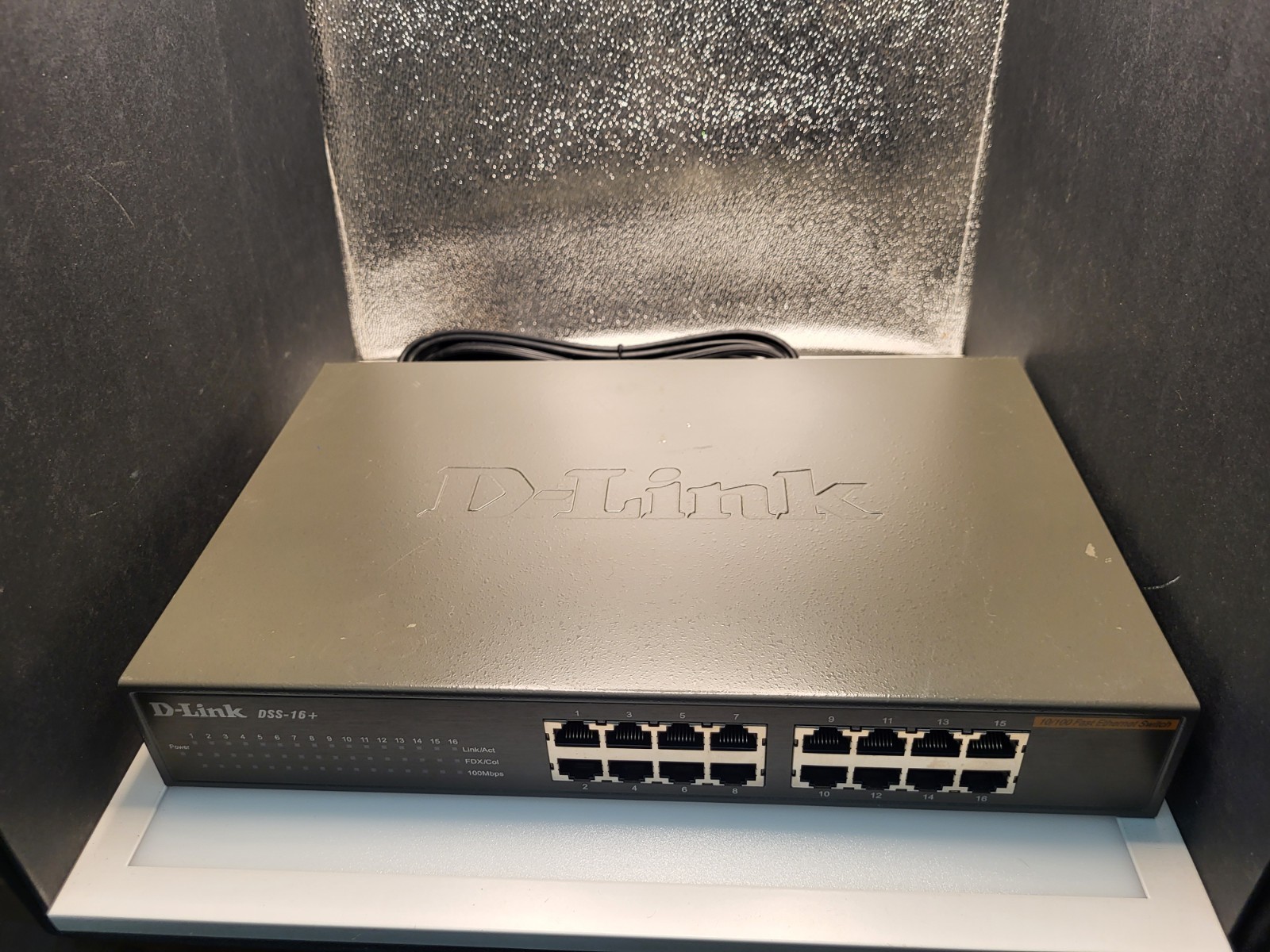 D-Link DSS-16+ 16-Port Fast Ethernet Unmanaged Switch