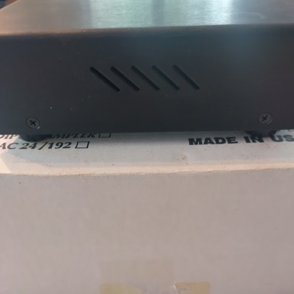 Monarchy Audio Digital Interface Processor Upsampler DIp 24/96
