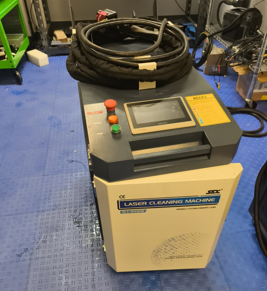 Used SFX 2000W Laser Cleaning Machine Rust Remover 270mm Scan Width IoT System