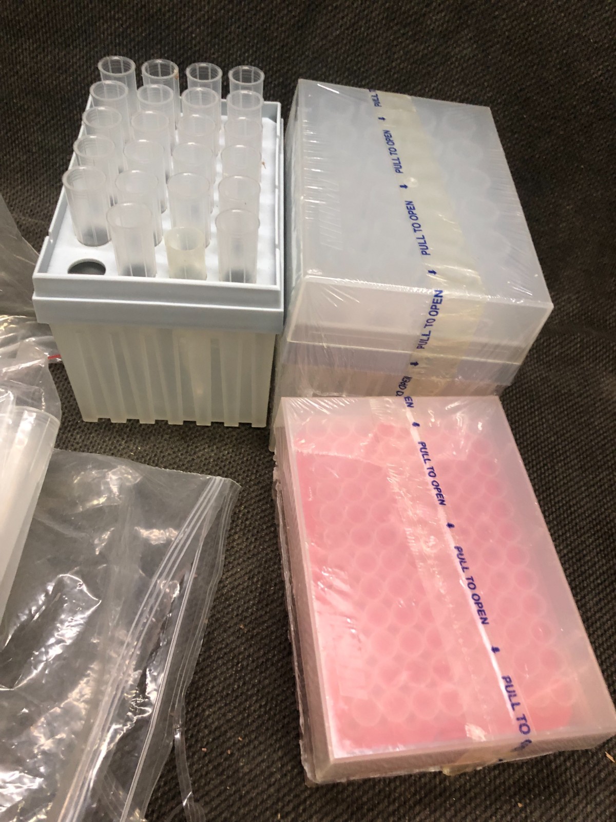 LOT 1000's Oxford Pipete Tips Different Sizes