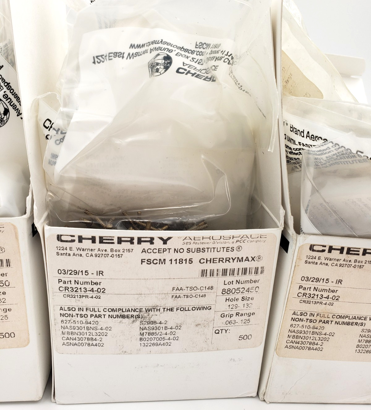 New Box of 500 CherryMAX CR3213-4-02 Universal Head Blind Rivet Fasteners
