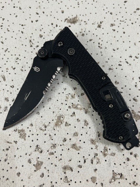 Gerber Hinderer rescue firefighter, paramedic knife/multi tool black —