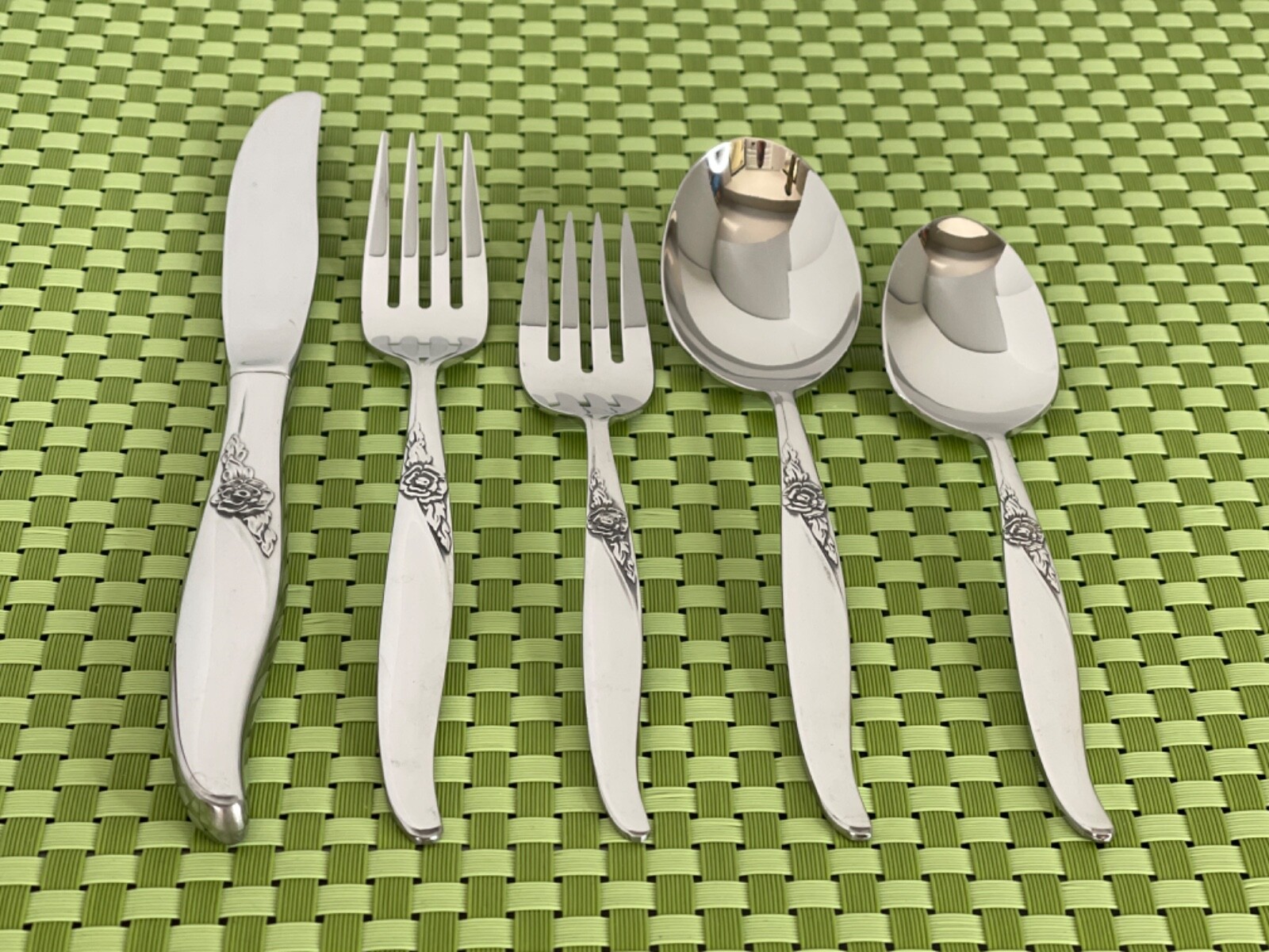 Oneida LA ROSE Stainless Premier Ltd Glossy Flatware SMART CHOICE A84G