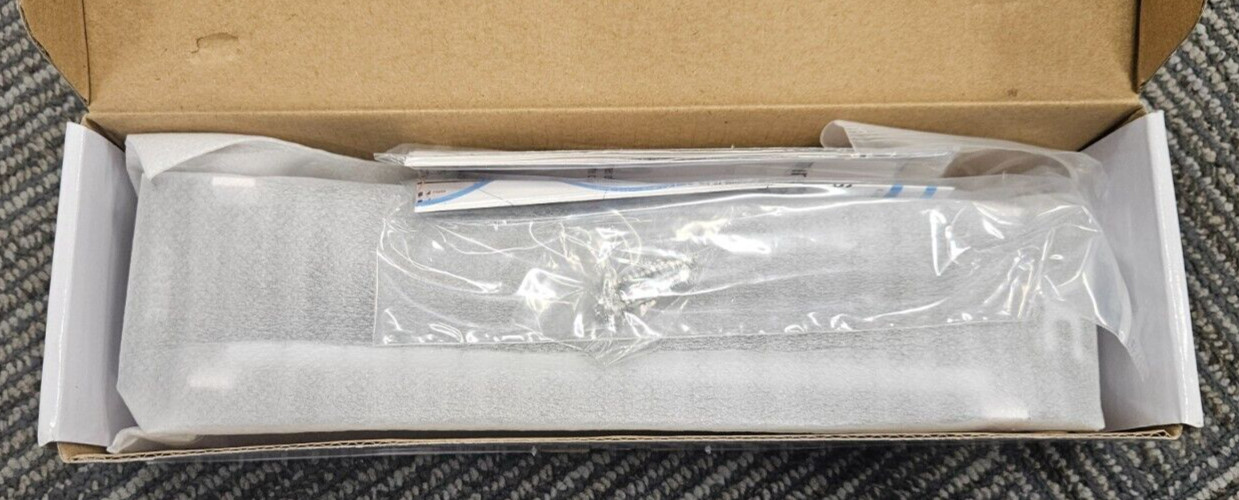 Vertical Cable CAT5e 12 Port Patch Panel RJ45 - Open Box