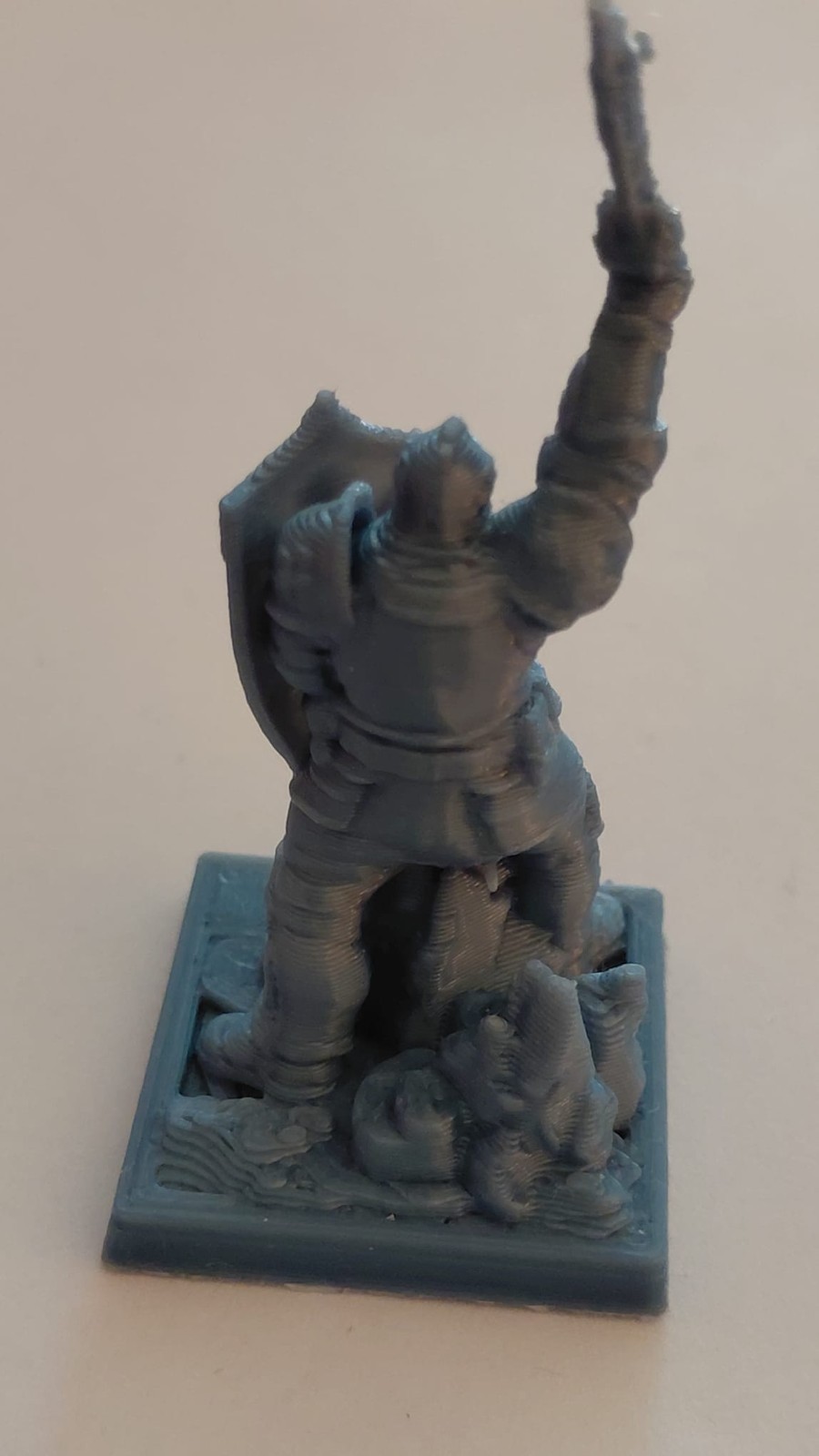 Soldier with Shield ( No 98) 28mm D&D Figure