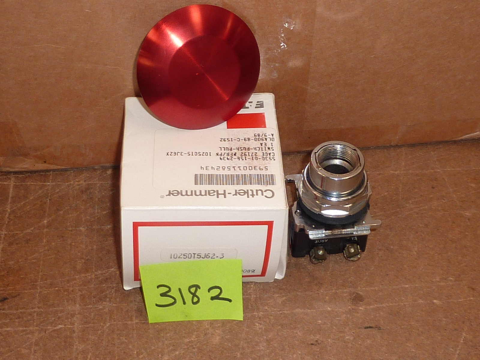 Cutler-Hammer 10250T5J62-3 Push Pull Button Switch 10250T5-3J62X