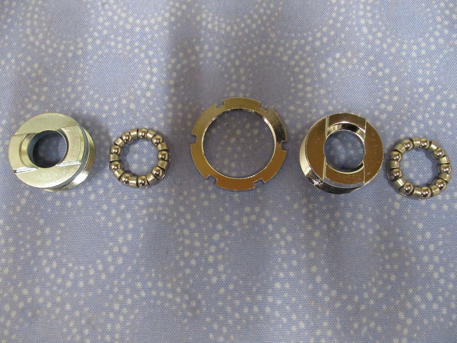 Bicycle Bottom Bracket 3-Piece Crank Bearing Kit - English Type by Sunlite - New