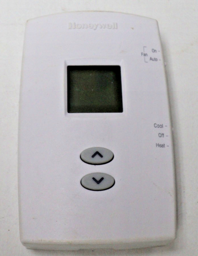 Honeywell PRO TH1110DV1009 Vertical Non-Programmable Thermostat
