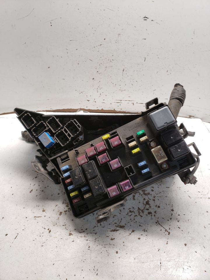 Used Fuse Box Engine fits: 2005 Subaru Legacy engine compartment 3.0 Grade A