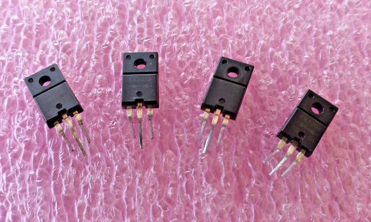 4 PCS LOT  PULLED   EN220A  TO-220   100V  20A  Schottky Barrier Diodes