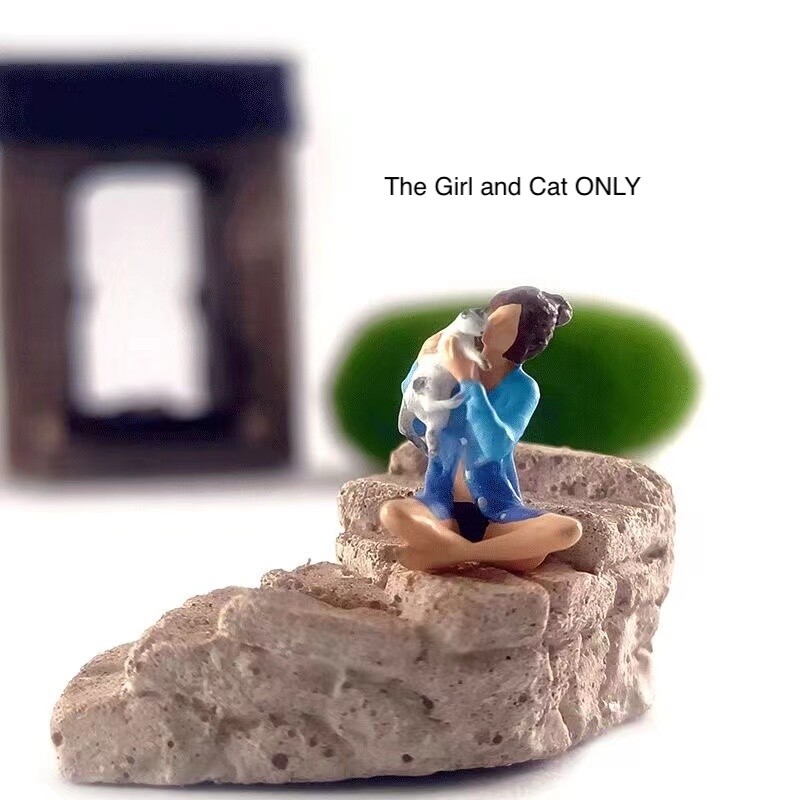 1:64 Painted Figure Mini Model Miniature Resin Diorama Sand Toy Girl Teasing Cat