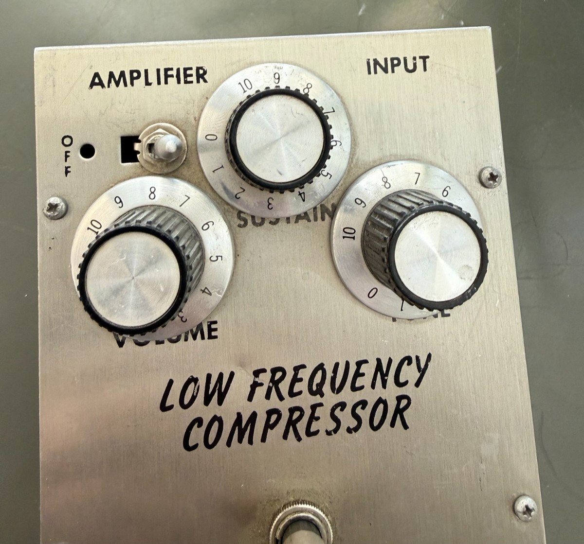 VINTAGE Low Frequency Compressor Effect Pedal ELECTRO-HARMONIX modified read