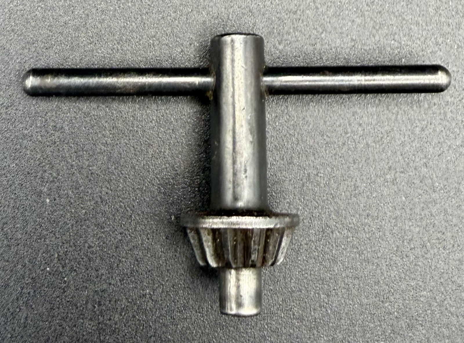 5 Jacobs chucks keys.
