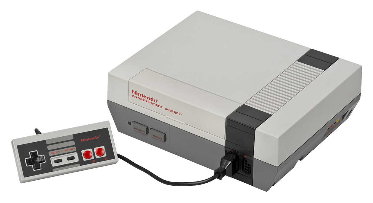 Nintendo NES System Video Game Console Two Controllers Very Good 7Z