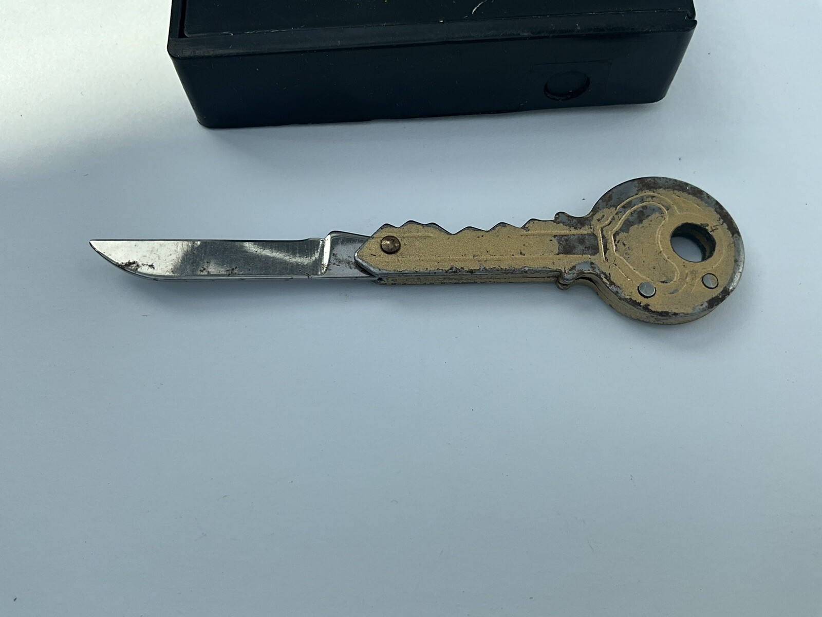 Vintage Axxess Magnetic Hide-A-Key Box