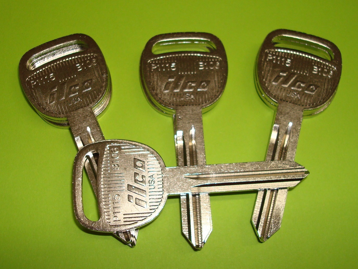 🔑 Auto Dealer LOT OF 10 uncut NEW GM SATURN ION 2003 and up KEY BLANKS  B106