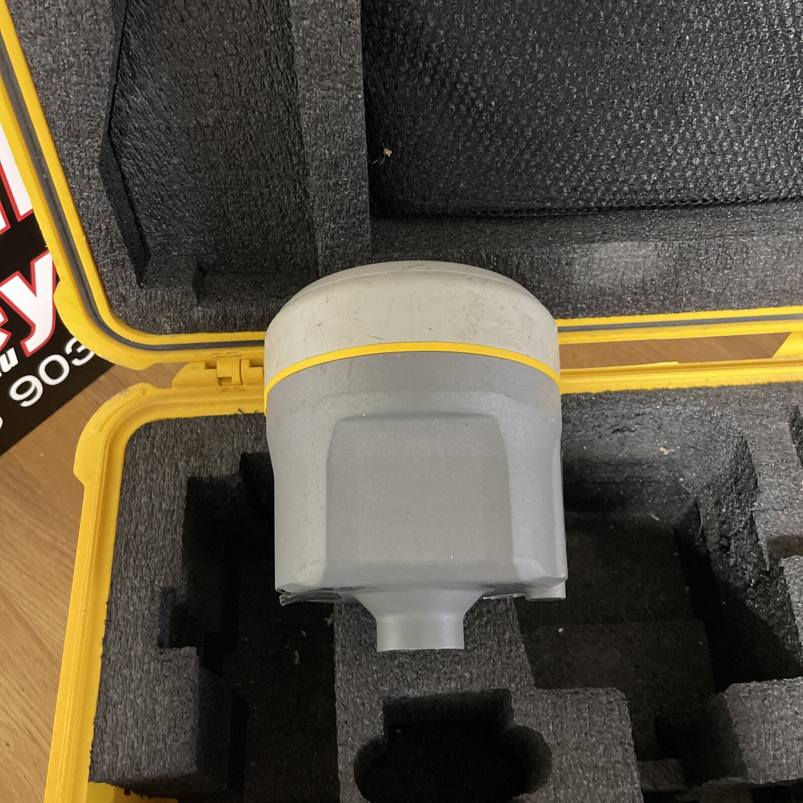 Trimble R10 GPS