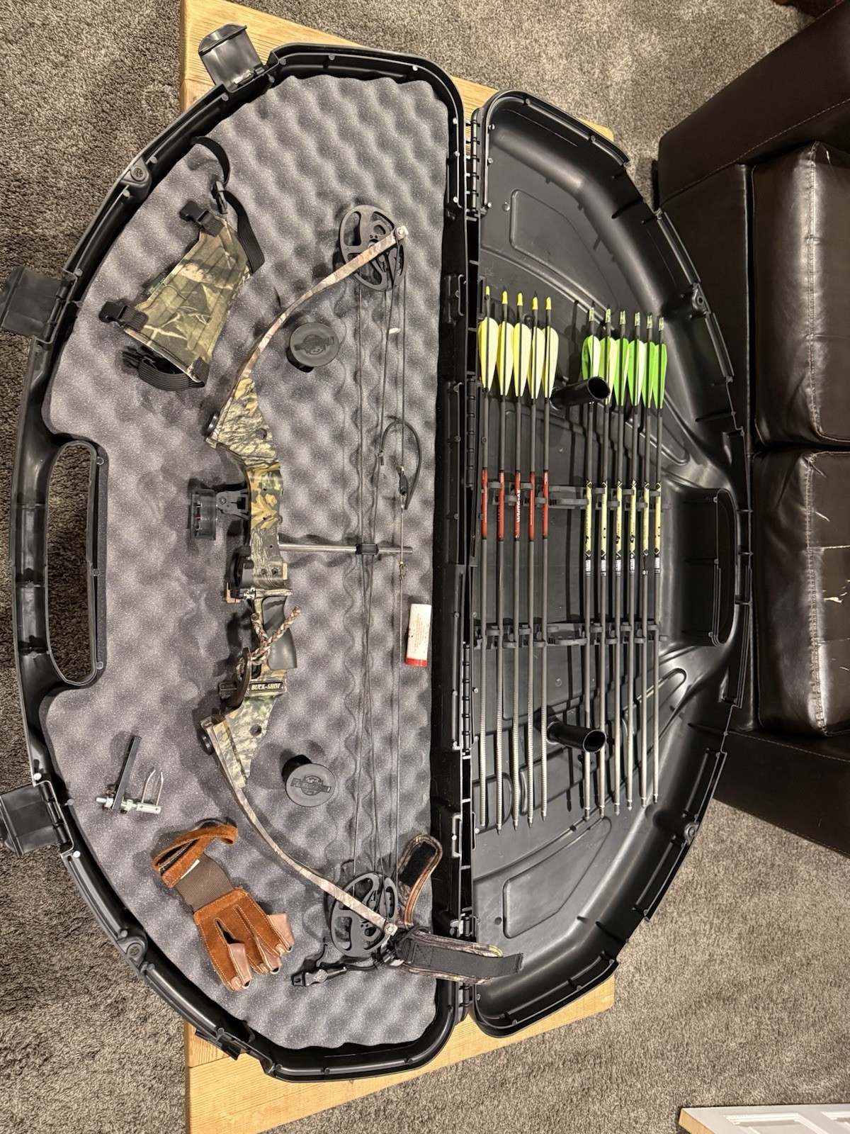 Parker Buck-Shot Camouflage Compound Bow w/ Hard Case & Arrows